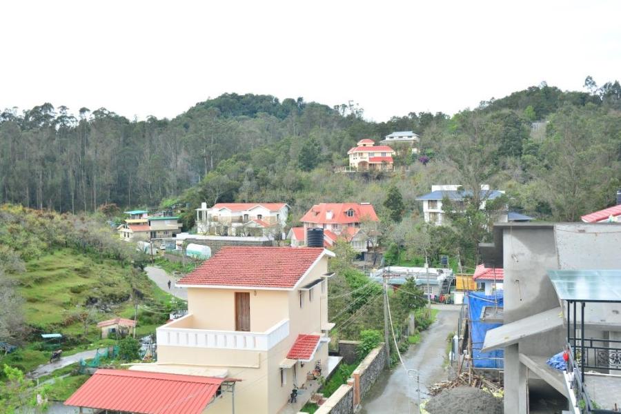 Season With Balcony